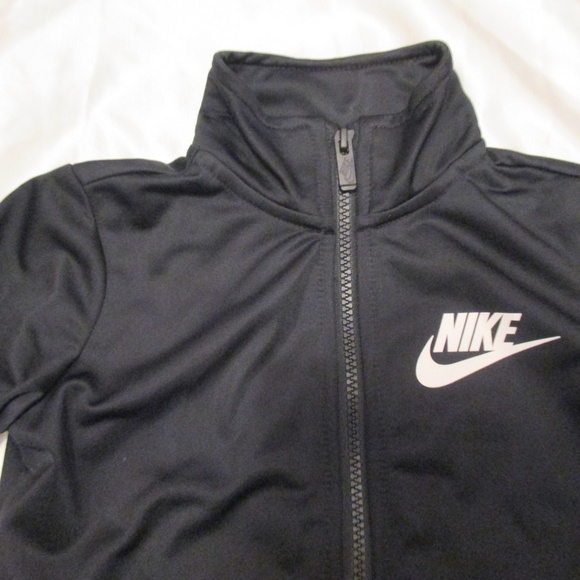 Nike Boys Tracksuit 2 Piece BlackWhite 86E130-023 Brand New with tags - Picture 5 of 8